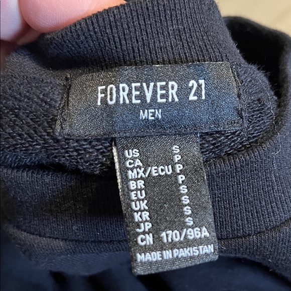 Forever 21 Black Short Sleeve Tee - Picture 3 of 3